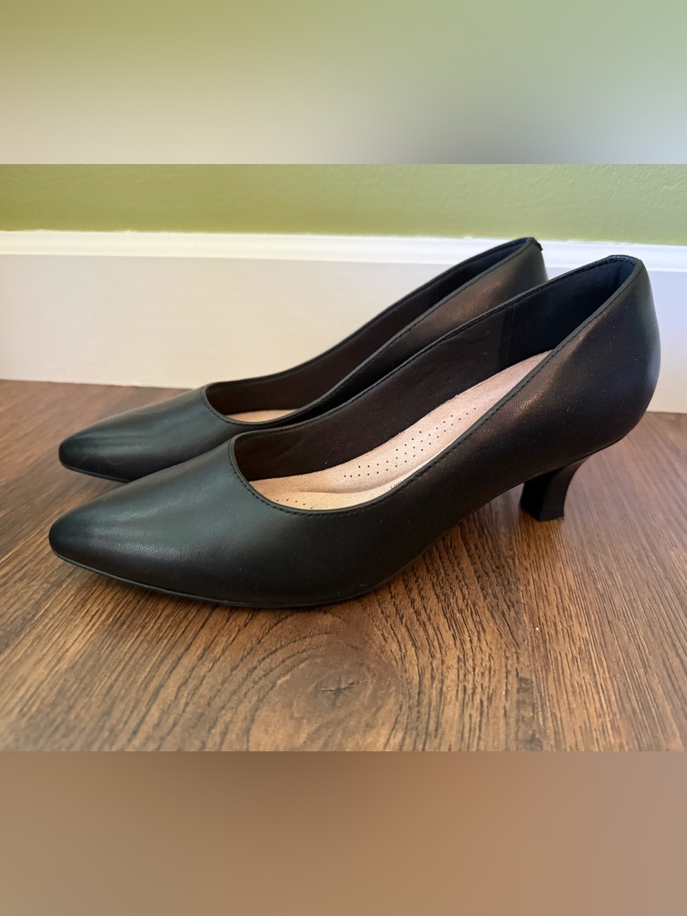 Barely worn Clarks Black Kepley Vine heels, size 7.5